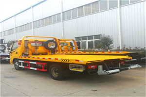 金昌附近拖车救援搭电